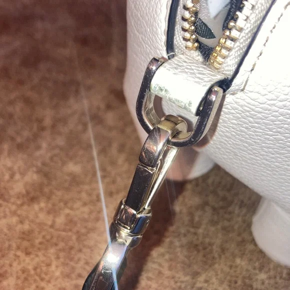 Kate Spade (RARE) Cute Dog-Shaped Handbag with Black Strap - Picture 10 of 11